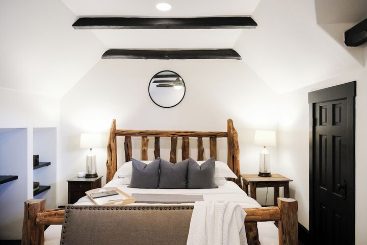 The Winchester Lodge