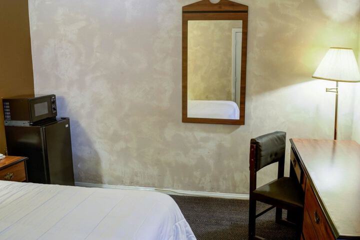 Room 12 of 26