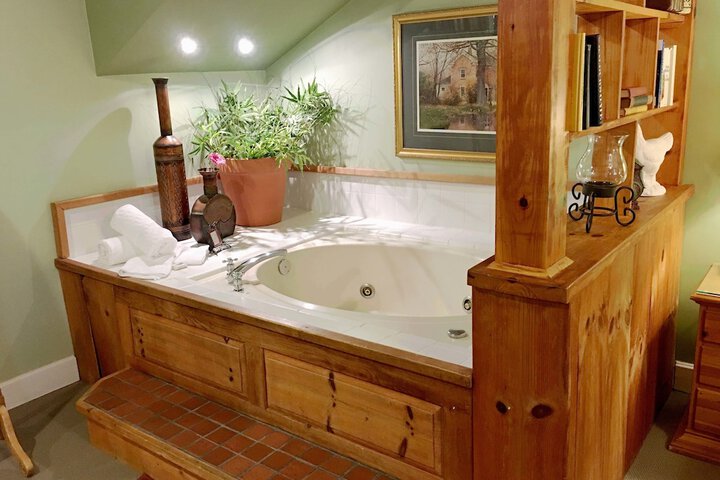 Hot Tub 145 of 156