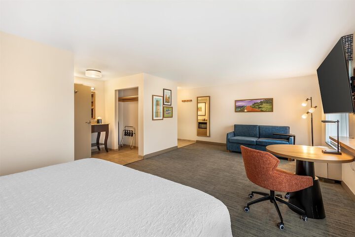 Hampton Inn & Suites Moreno Valley