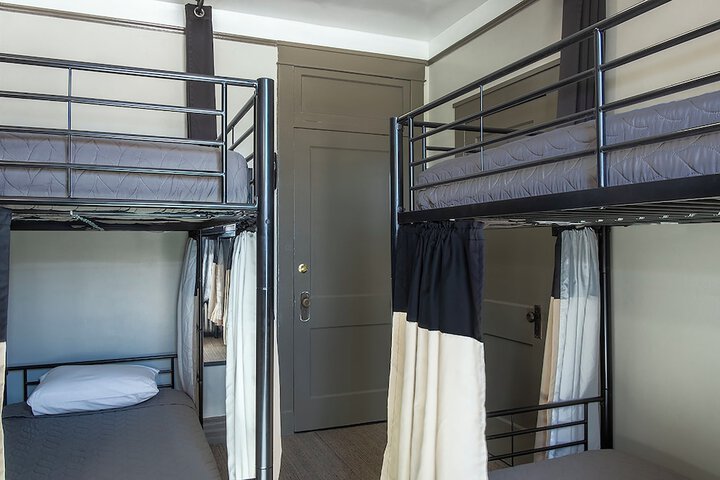 Room 111 of 166