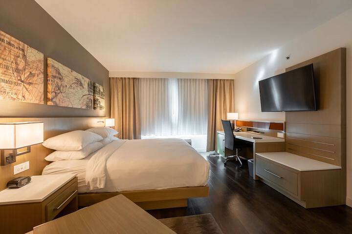 Room 10 of 29