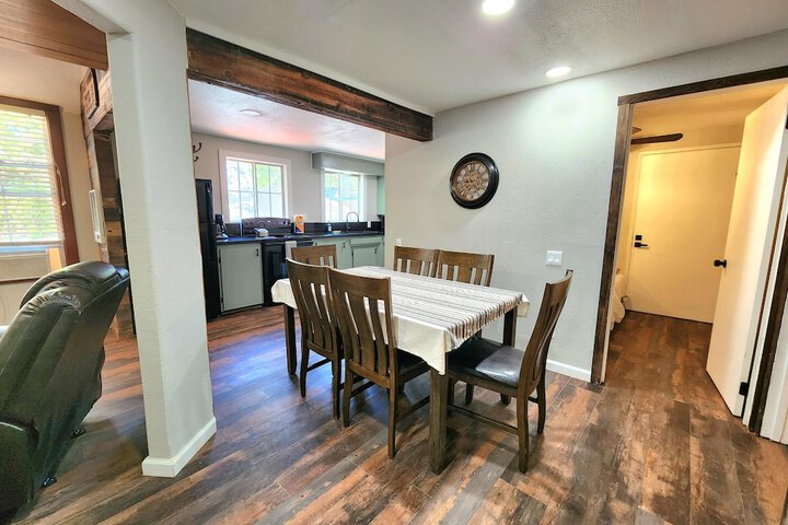 Miners Suite in Shaver Lake