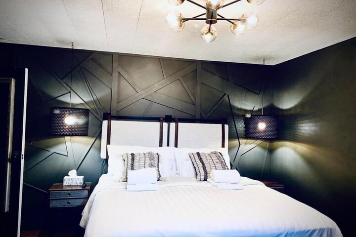 Room 83 of 100