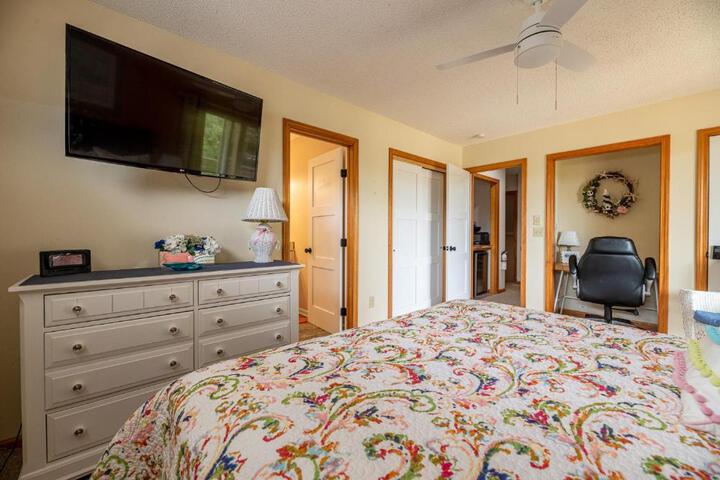 Climate Change - Duck Sea Tern, Oceanside, 280 Yds to Beach, Pool, Hot Tub, Pets OK