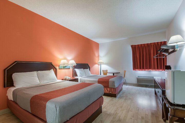 Room 8 of 29