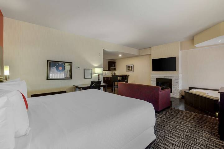 C Hotel by Carmens BW Premier Collection