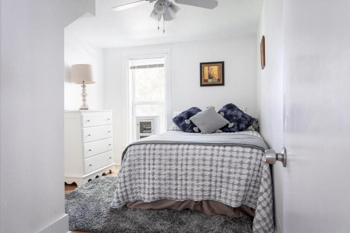 Ames Cottage Elk Rapids