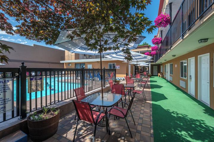 Sahara Courtyard Inn Penticton