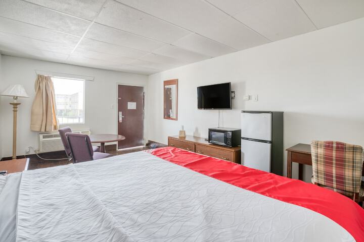 Room 13 of 32