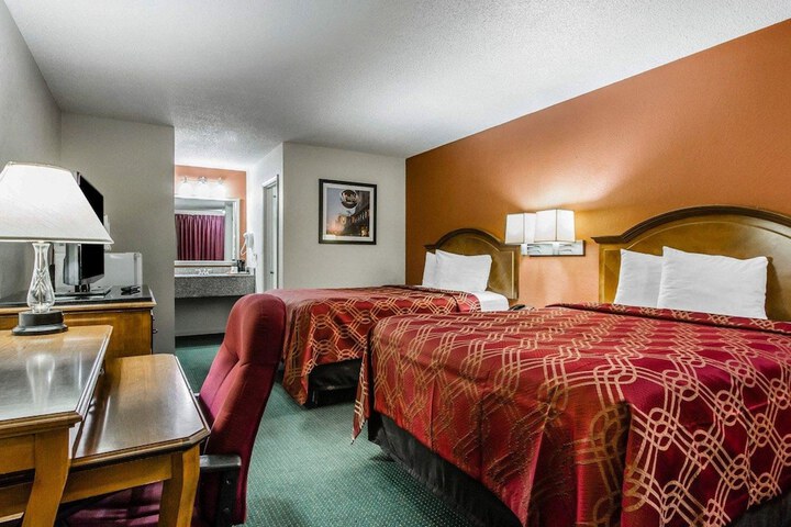 Econo Lodge Inn & Suites Enterprise