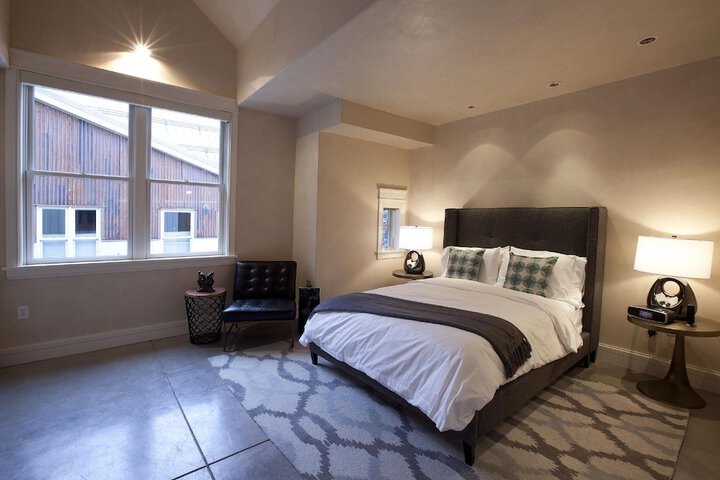 Element 52 Auberge Collection