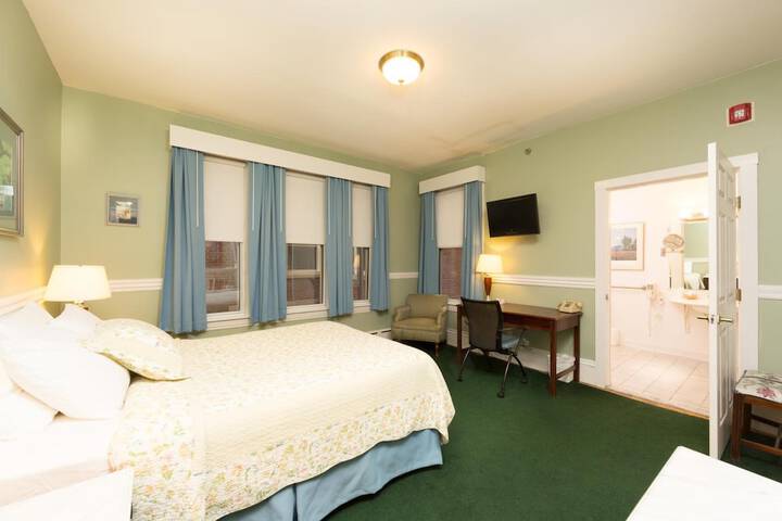 Room 20 of 38