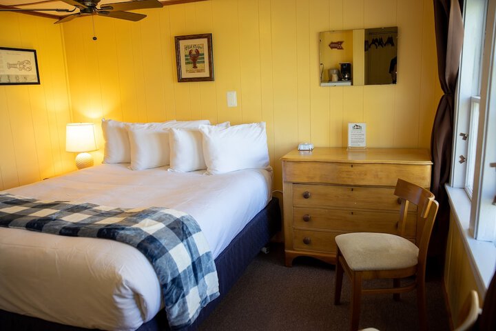 Isleview Motel and Cottages