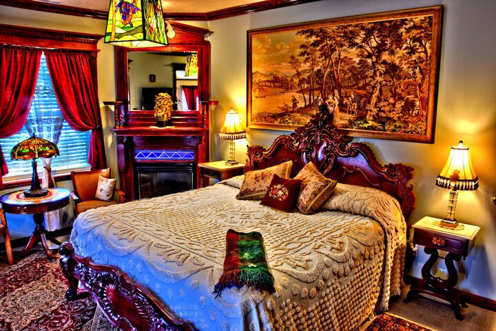 Room 73 of 171