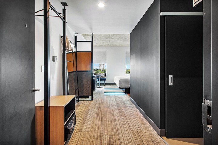 Room 21 of 80