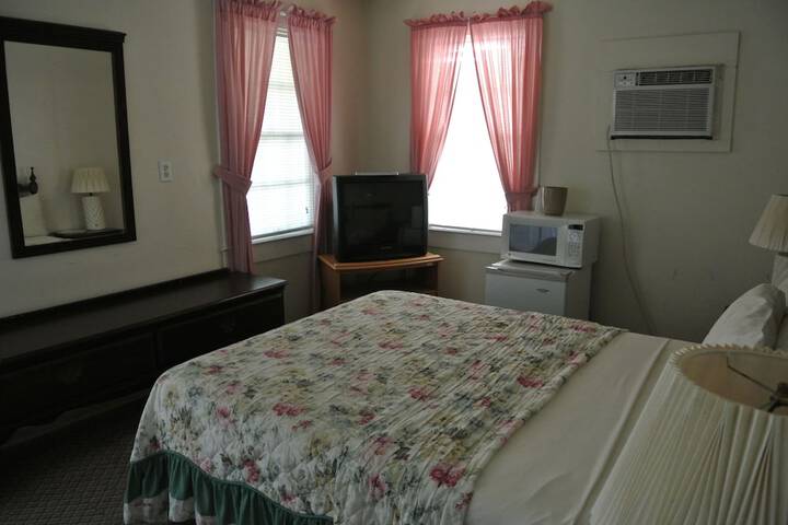 Room 27 of 61