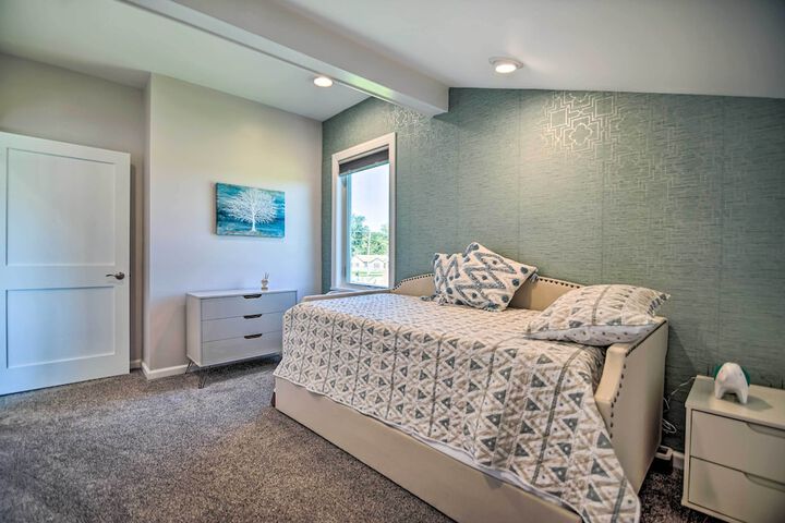 Home on Fox River: Modern Decor Style!