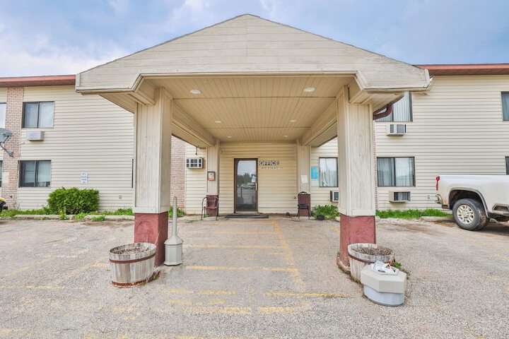 Hotel 8 of 74