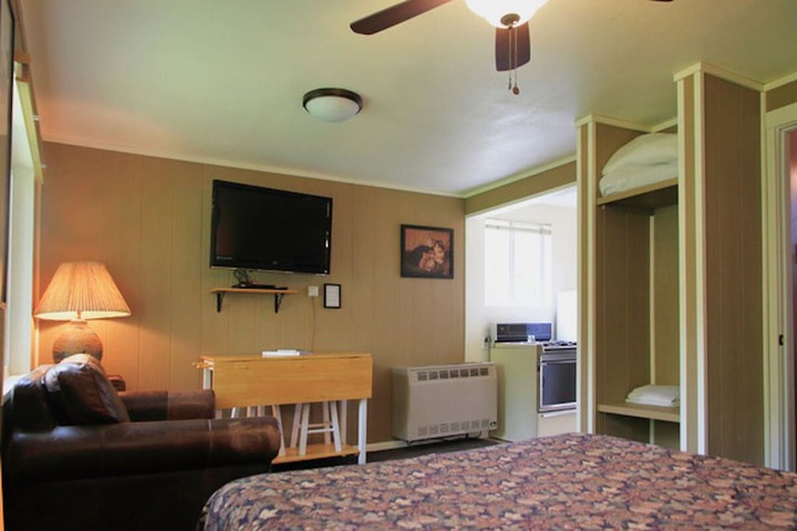 Room 125 of 144