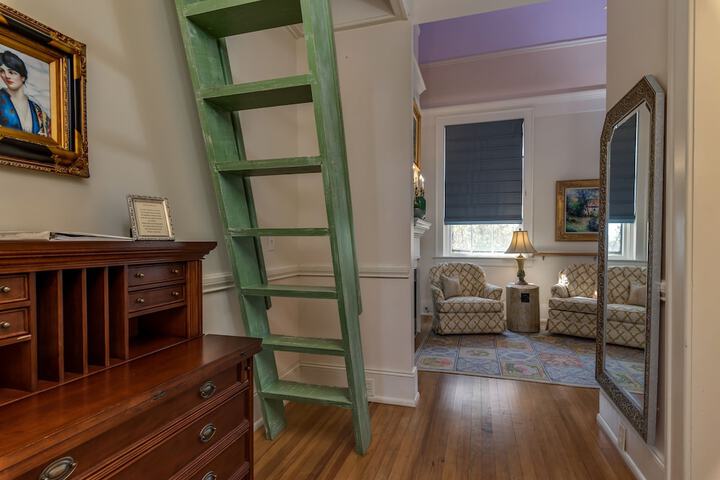 Room 6 of 27