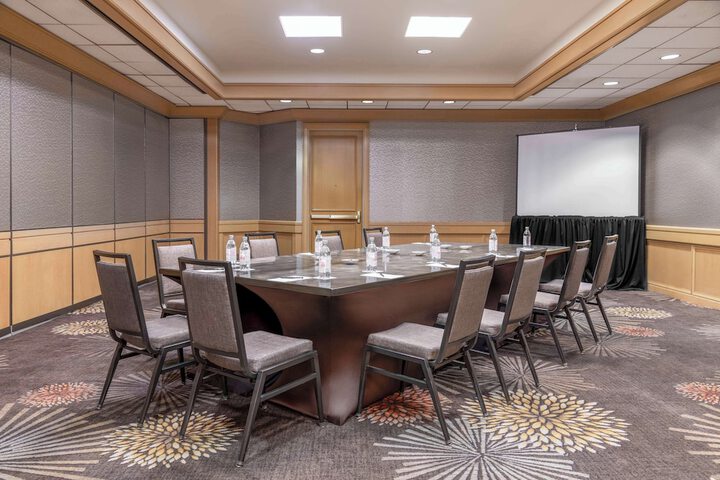 Hilton Orange County / Costa Mesa