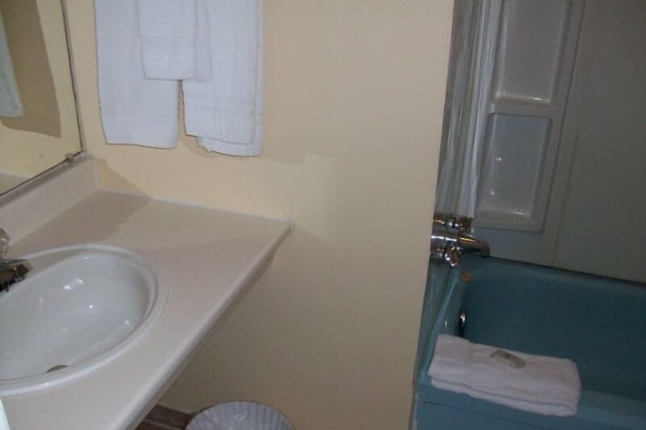 Room 28 of 50