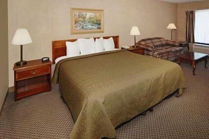 Quality Inn & Suites Mt. Chalet
