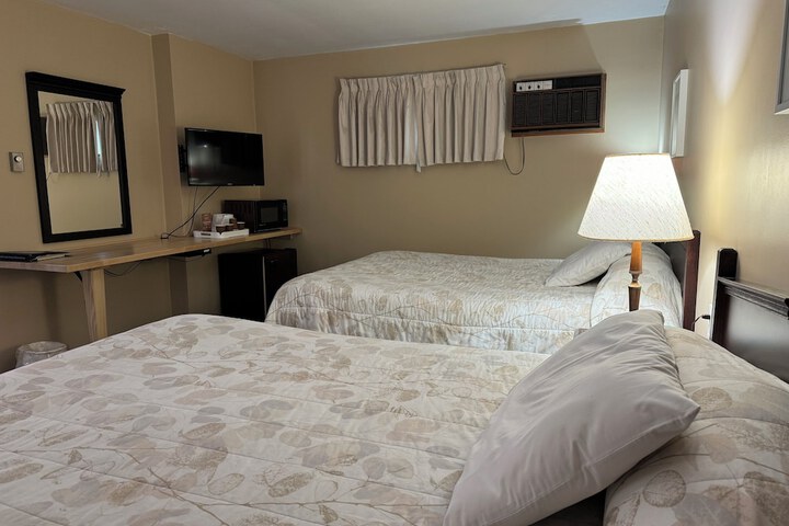 Room 33 of 47