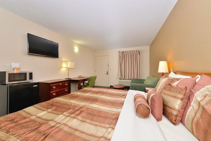 Room 4 of 14