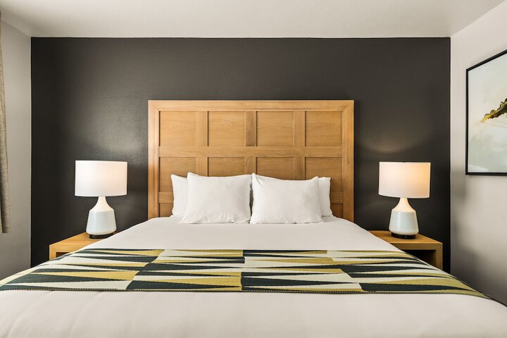 Room 43 of 60