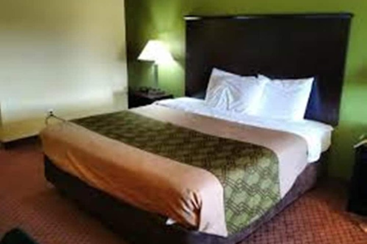 Room 16 of 36