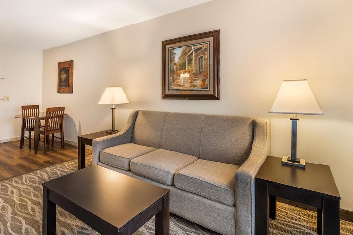 Best Western Plus Valdosta Hotel & Suites