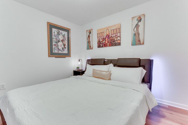 Cozy Inwood Apartment: History Hiking & Wine!