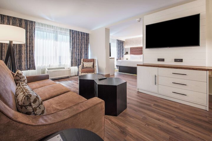Doubletree by Hilton Monroe Township Cranbury