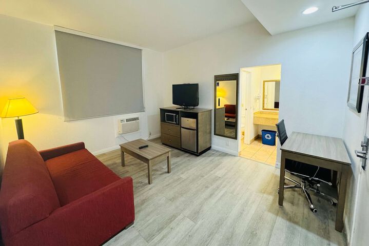 Room 28 of 92