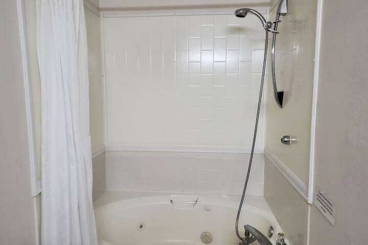 Room 20 of 38