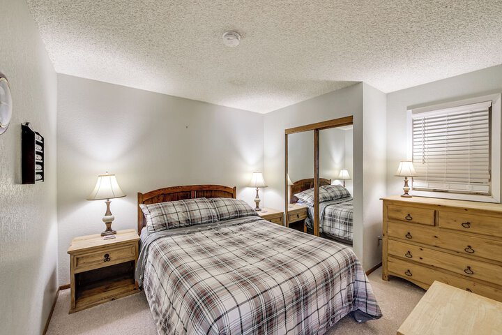 Ski-in / out Granby Ranch Condo w/ Balcony!