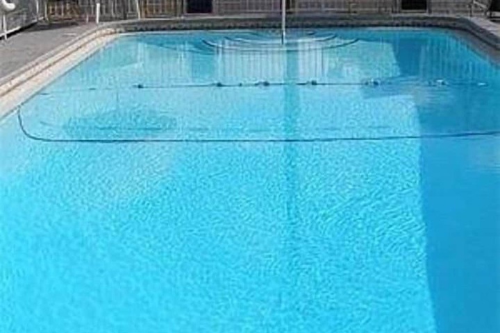 Pool 2 of 6