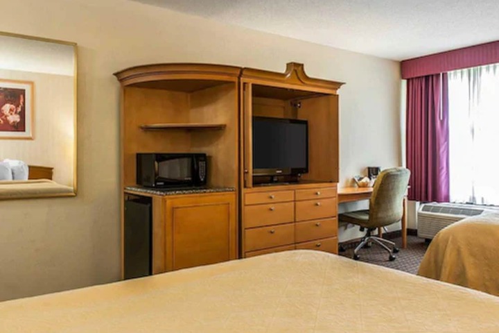Room 14 of 28