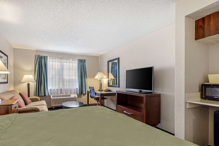 Room 19 of 40