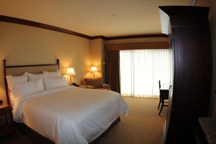 Room 9 of 35