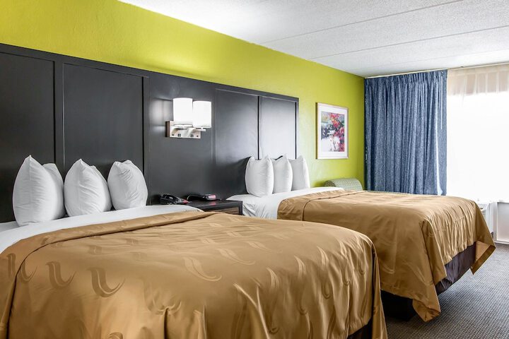 Room 15 of 33
