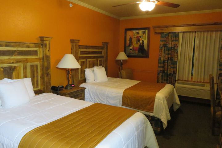 Room 13 of 38