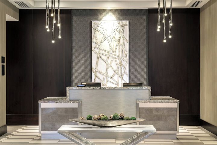 Courtyard by Marriott Edgewater NYC Area