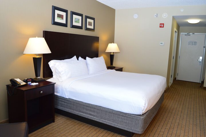 Room 18 of 36