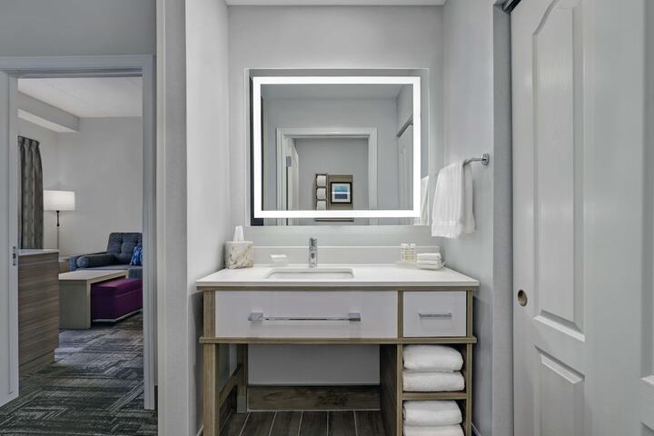 Room 35 of 46