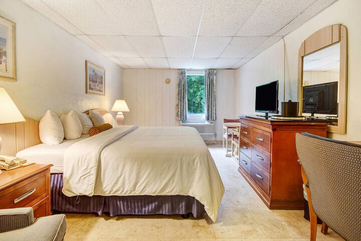 Room 18 of 24