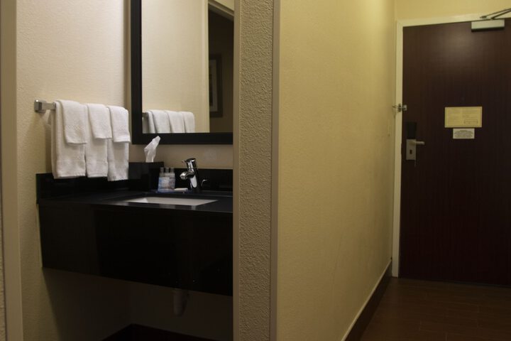 Room 15 of 40