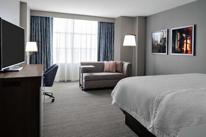 Room 16 of 52